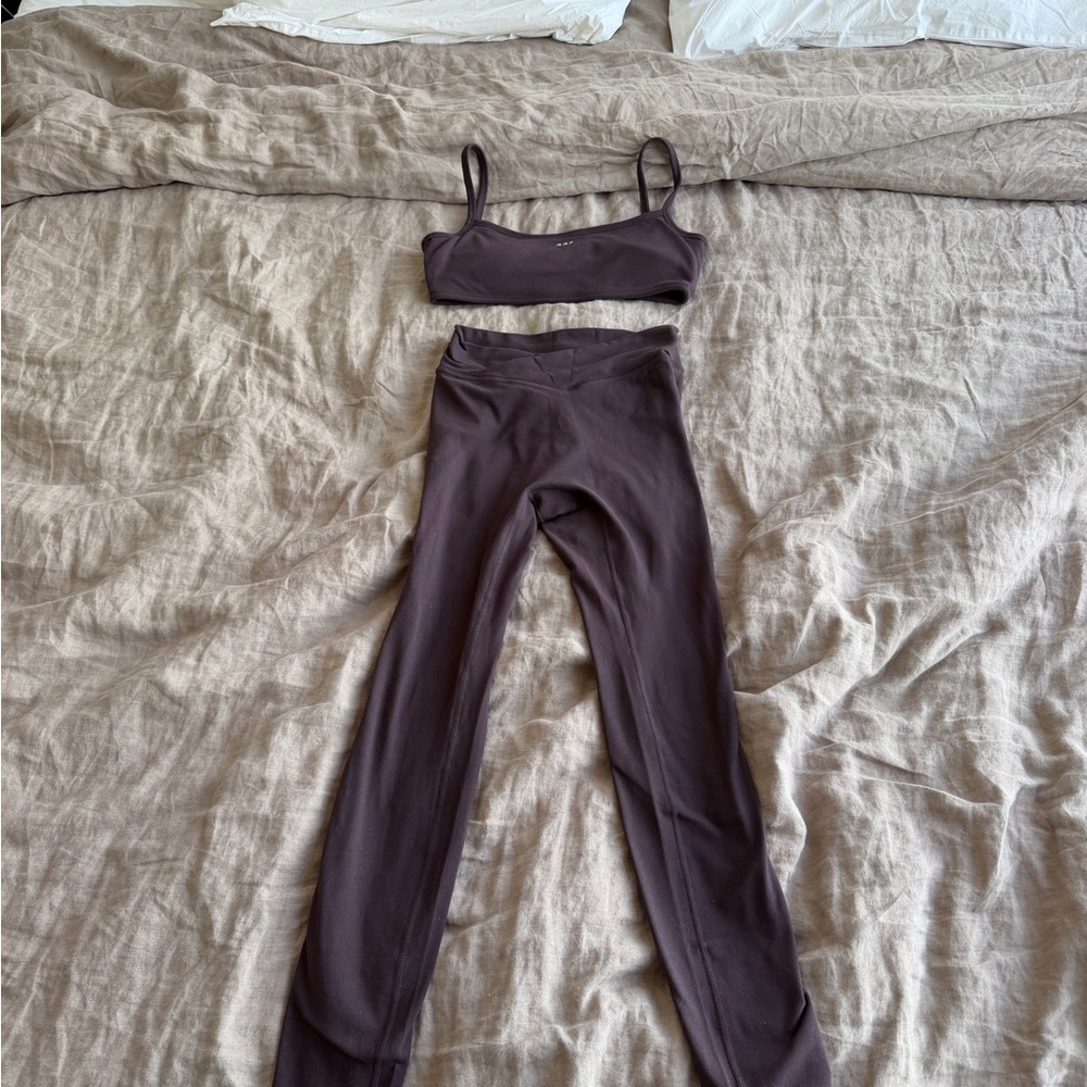 437 micro bra and v legging